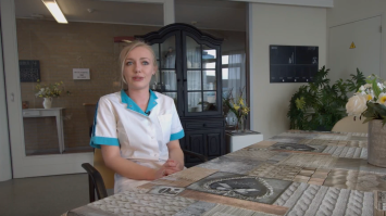 Janike, verzorgende, 20 jaar