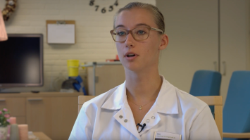 Lisa, leerling verzorgende en maatschappelijke zorg, 21 jaar